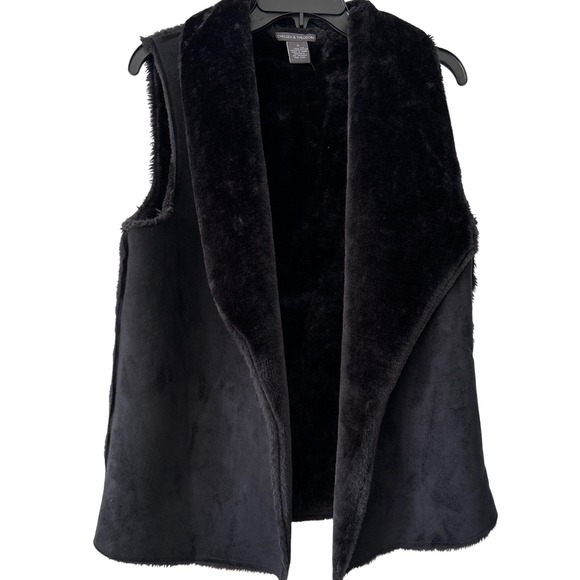 Chelsea & Theodore Jackets & Blazers - Chelsea & Theodore Women's Black Faux Suede Faux Fur Lined Open Front Vest M